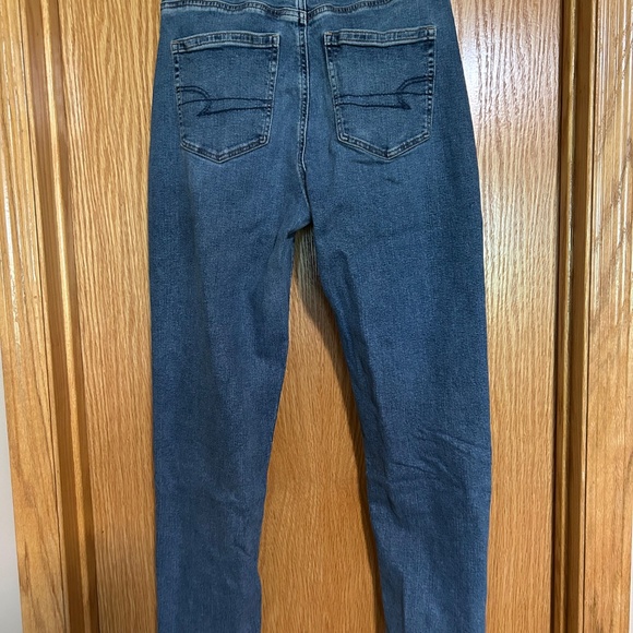 American Eagle Mom Jeans - Size 6 - Picture 2 of 3